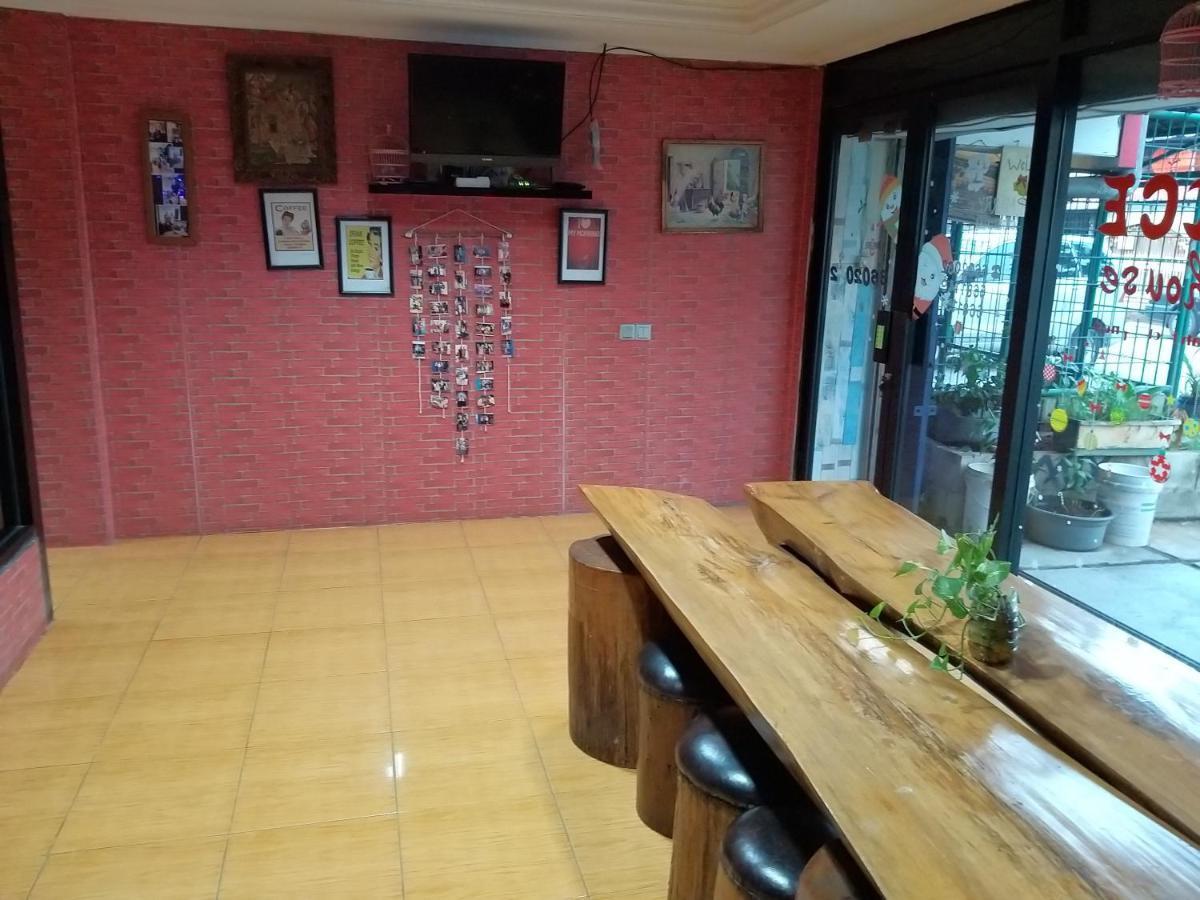 Venice Guest House Redpartner Джакарта Экстерьер фото