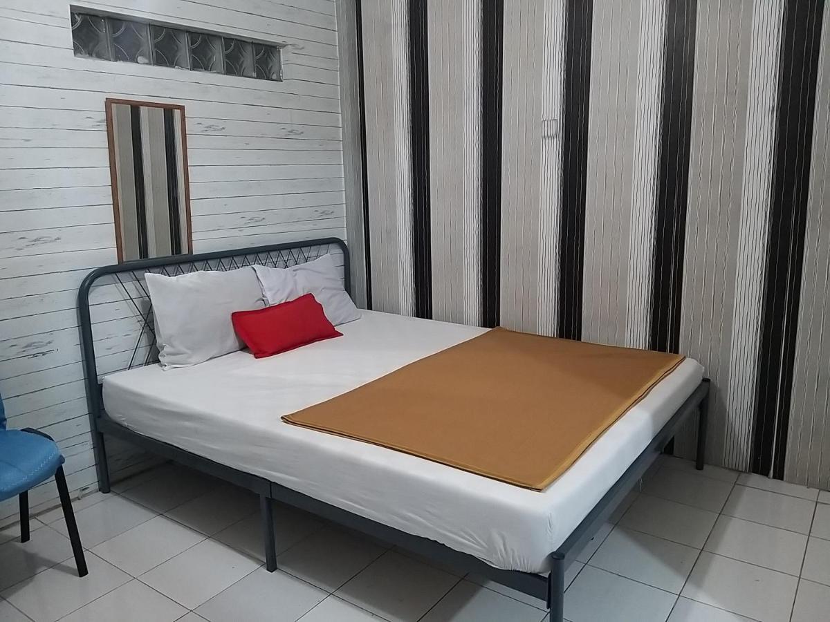 Venice Guest House Redpartner Джакарта Экстерьер фото