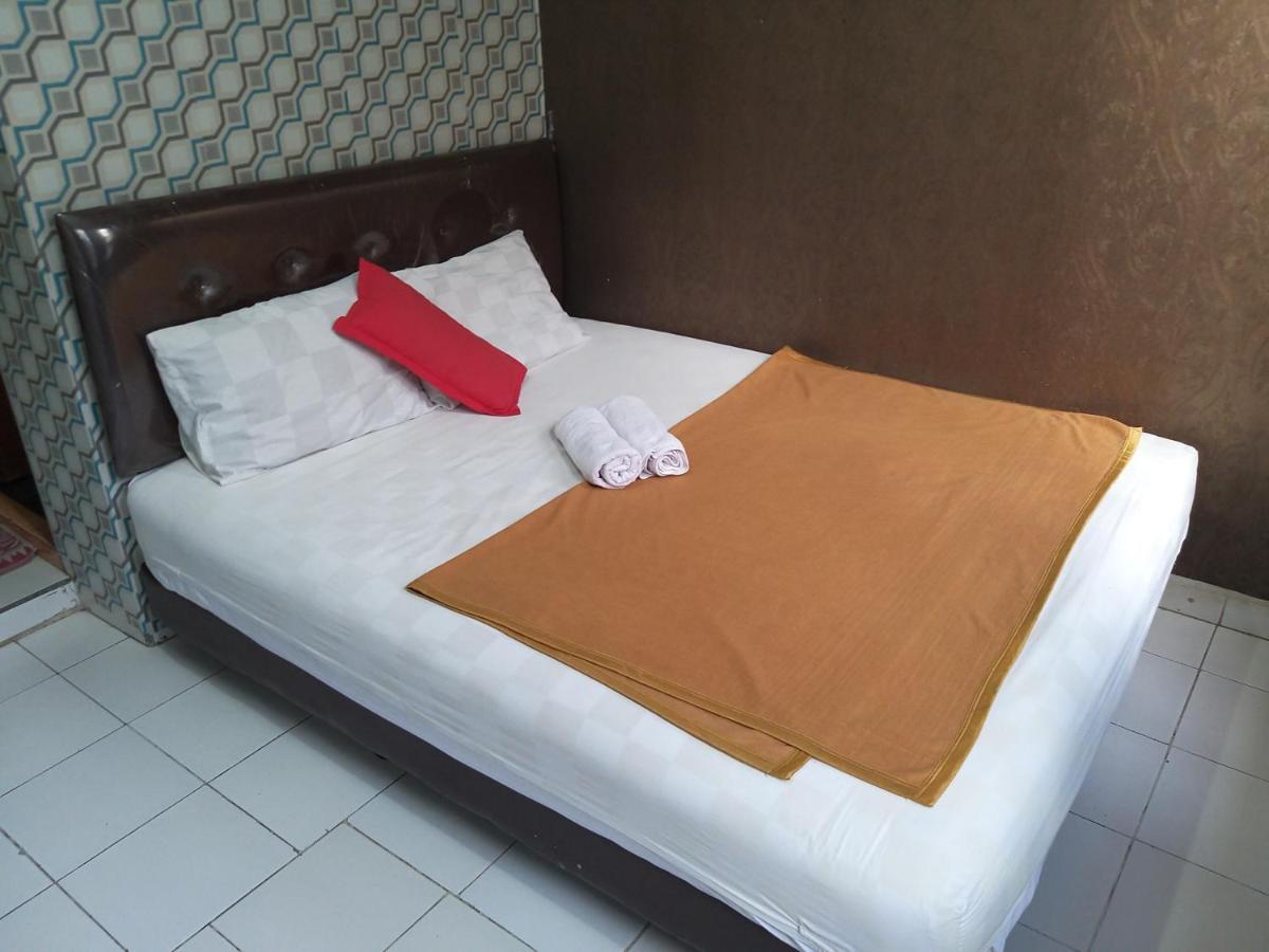 Venice Guest House Redpartner Джакарта Экстерьер фото