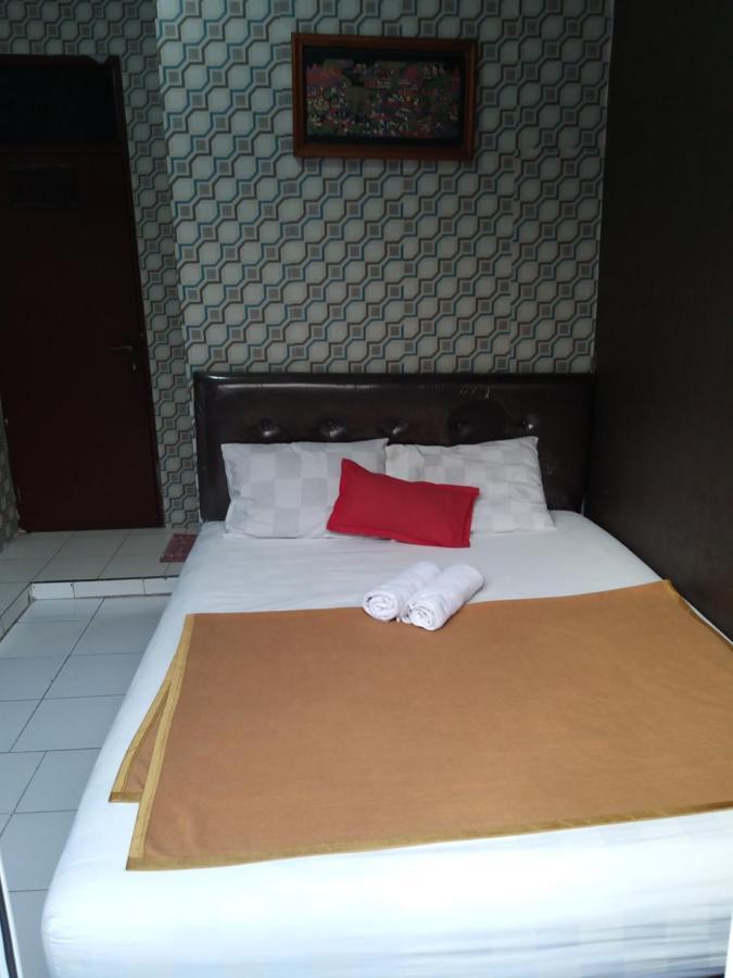 Venice Guest House Redpartner Джакарта Экстерьер фото