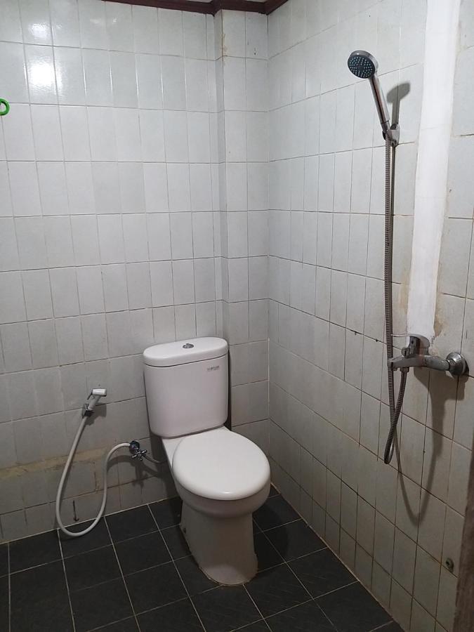 Venice Guest House Redpartner Джакарта Экстерьер фото
